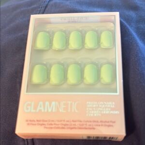 Glamnetic Press-On Nails in Light Sage short oval! Brand new!